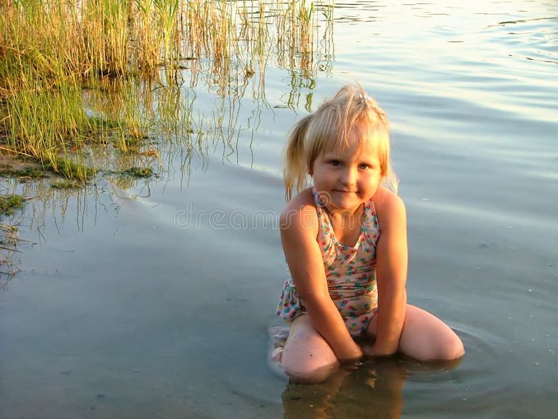 Petite fille photo stock Petite fille photo stock