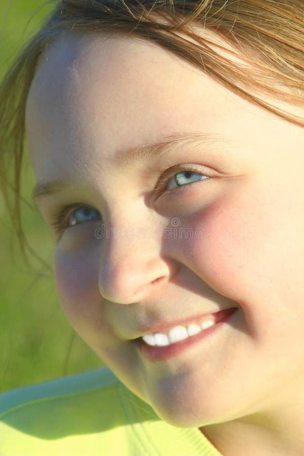 Petite Fille Aux Yeux Bleus Dans Un Costume Marocain Photo Stock Image Du Proces Chemise Petite Fille Aux Yeux Bleus Dans Un Costume Marocain Photo Stock Image Du Proces Chemise