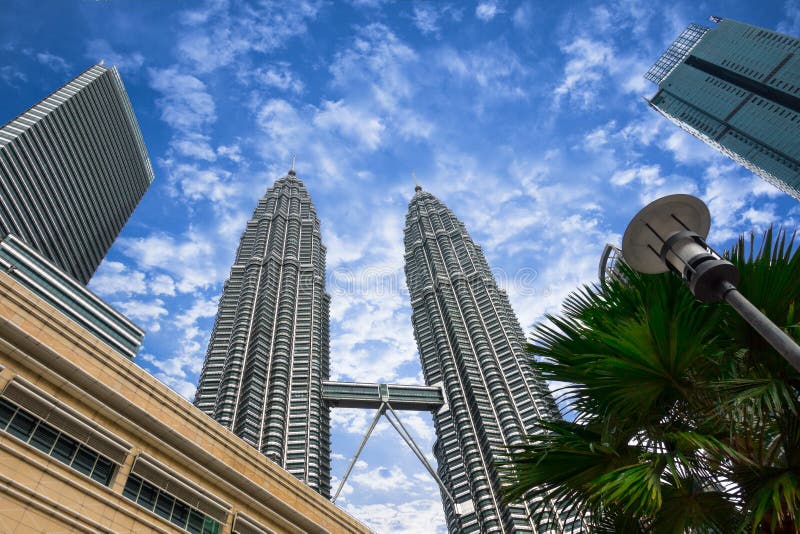 Petronas tvillingbröder i Kuala Lumpur, Malaysia royaltyfri fotografi Petronas tvillingbröder i Kuala Lumpur, Malaysia royaltyfri fotografi