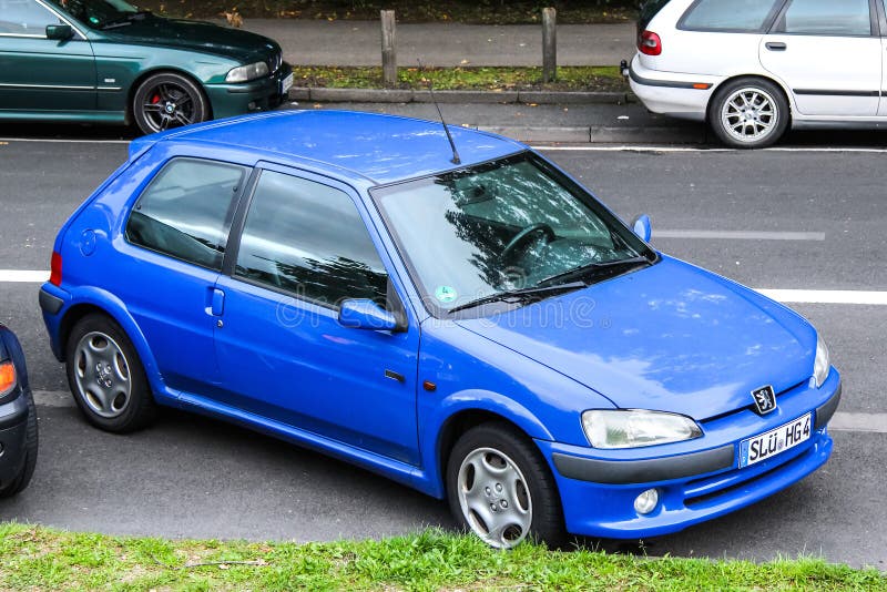 32 Peugeot 106 Stock Photos, High-Res Pictures, and Images - Getty