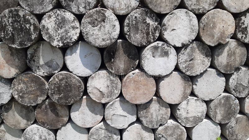 Pezzi di cemento rotondo come macinato fotografia stock