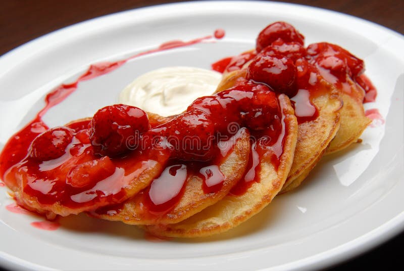 Pfannkuchen mit Störung lizenzfreies stockbild Pfannkuchen mit Störung lizenzfreies stockbild