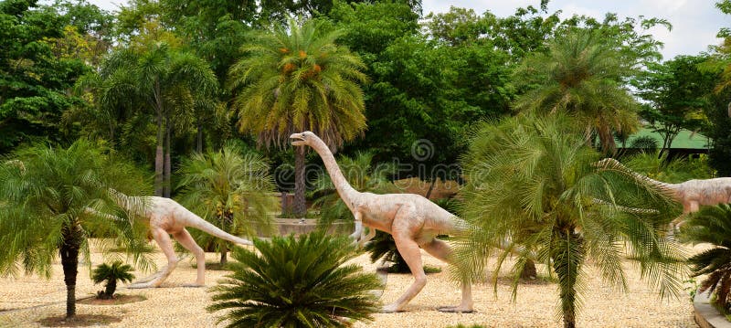 Pflanzenfressende Dinosauriere Redaktionelles Foto - Bild von riesig