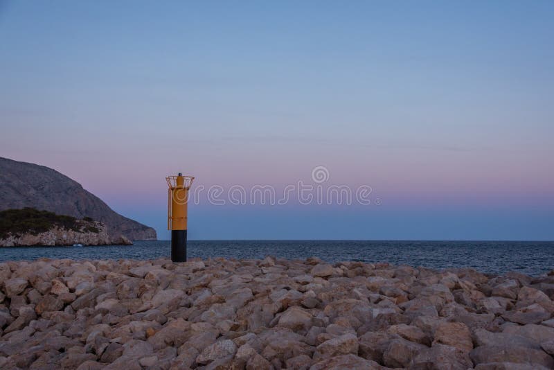 Download Phare dans la soirée photo stock. Image du blanca, costa - 45357248