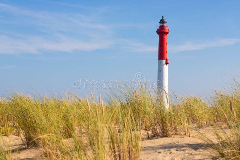 Phare grand dans les dunes photographie stock libre de droits Phare grand dans les dunes photographie stock libre de droits