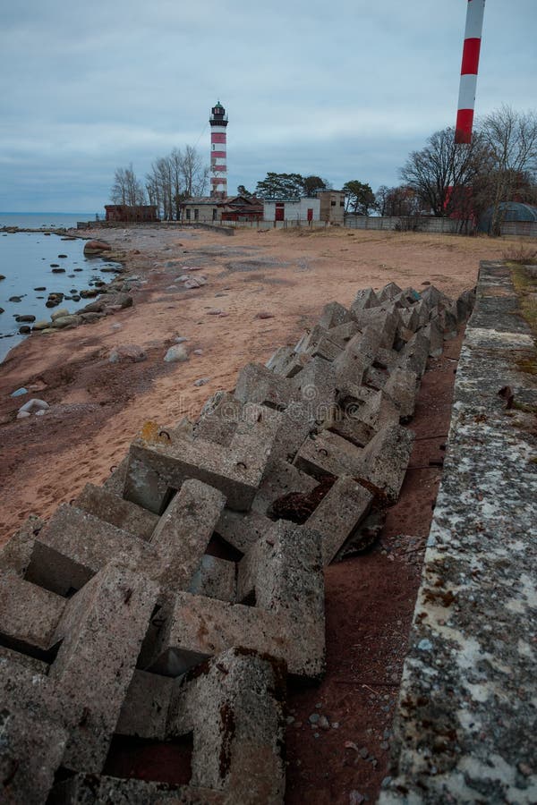 Phare légendaire de Shepelyov en Russie le soir photo libre de droits Phare légendaire de Shepelyov en Russie le soir photo libre de droits