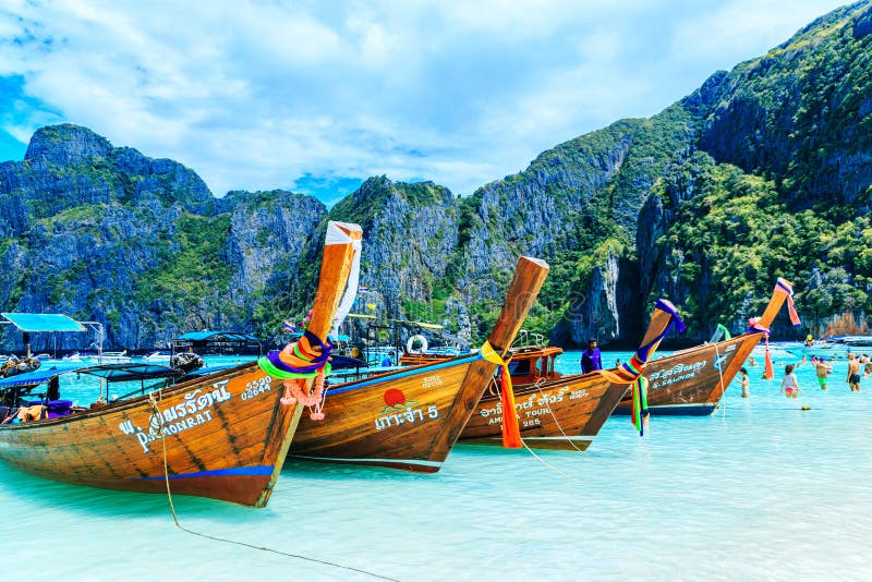PHI-PHI ΝΗΣΙ, KRABI, ΤΑΪΛΆΝΔΗ - 11 ΝΟΕΜΒΡΊΟΥ 2016: Longtrail β στοκ εικόνα