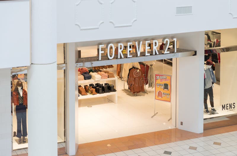 Forever 21 Clothing Store in New York City. Editorial Stock Image - Image  of clothing, fashion: 124489539