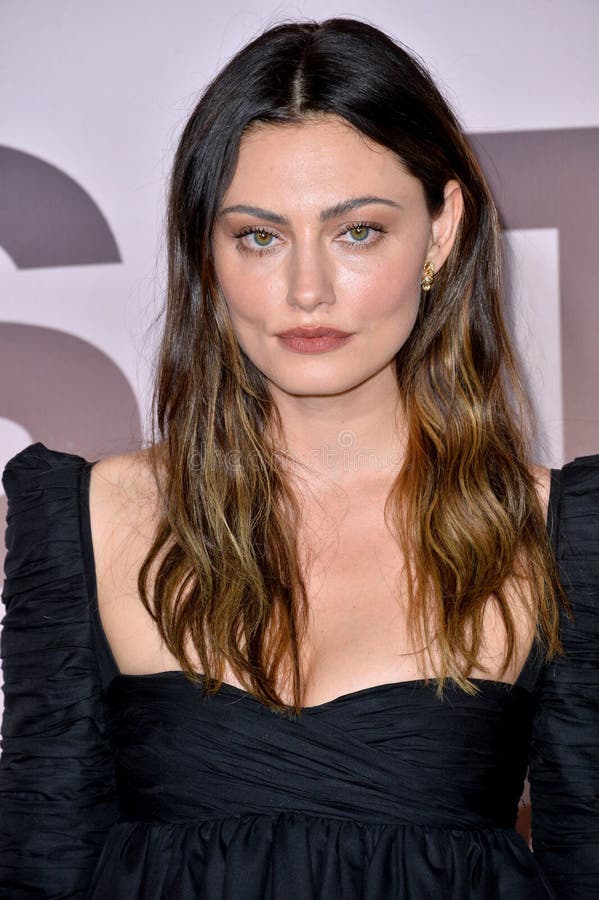 Phoebe Tonkin Photos Free Royalty Free Stock Photos From Dreamstime