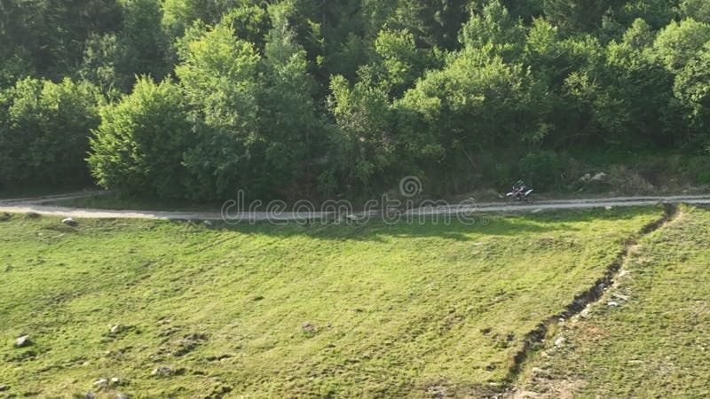 Corrida De Motocross Em Estrada De Terra Imagem Editorial - Imagem de  velocidade, motocross: 169327880