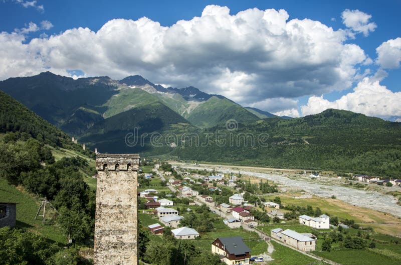 Photo de concept de tourisme de voyage La Géorgie/Svaneti/Mestia images libres de droits Photo de concept de tourisme de voyage La Géorgie/Svaneti/Mestia images libres de droits