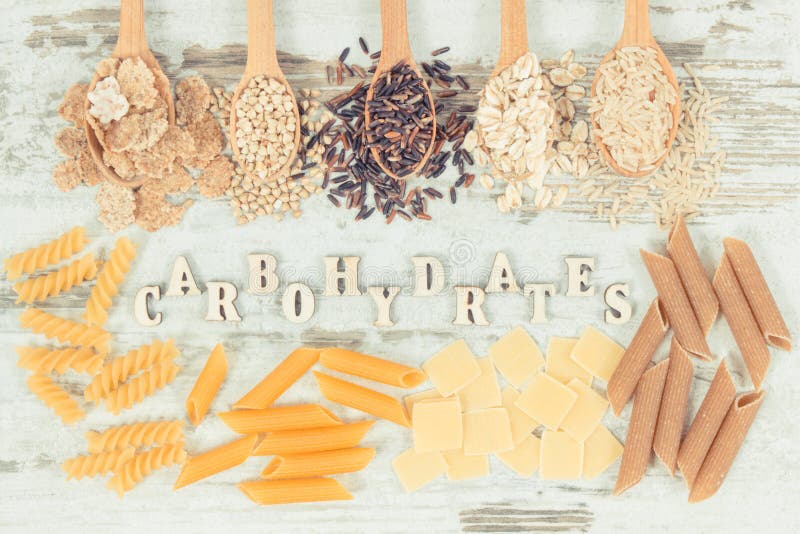Photo de vintage, hydrates de carbone d'inscription et nourriture contenant les minerais et la fibre alimentaire, nutrition saine images stock Photo de vintage, hydrates de carbone d'inscription et nourriture contenant les minerais et la fibre alimentaire, nutrition saine images stock