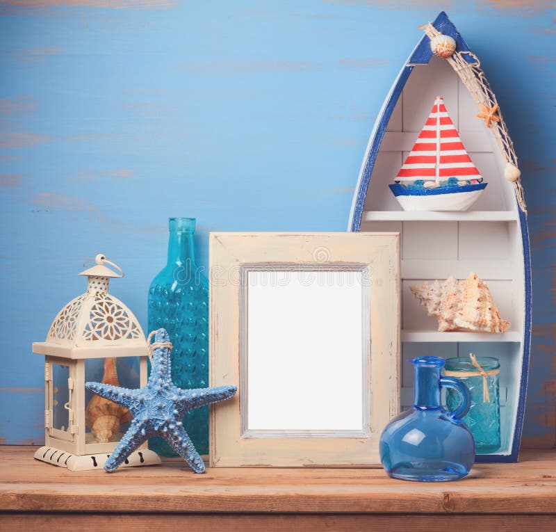 https://thumbs.dreamstime.com/b/photo-frame-summer-holiday-nautical-decorations-over-retro-wall-91060849.jpg