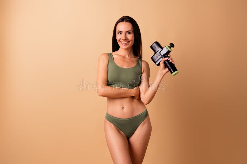 https://thumbs.dreamstime.com/b/photo-lady-sportive-coach-rehab-specialist-wear-sportswear-lingerie-hold-massage-gun-isolated-over-pastel-color-photo-lady-307563454.jpg