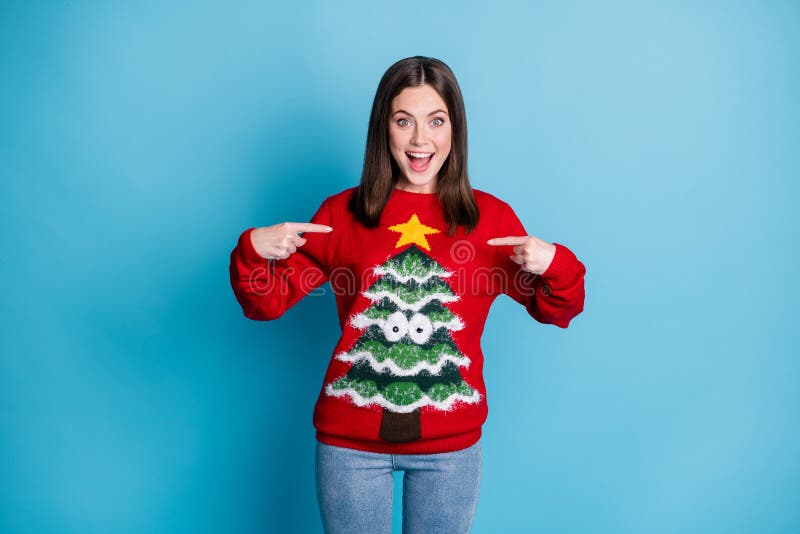 Photo Portrait Joyful Brunette Girl Pointing Fingers At Herself Surprised Shocked Smiling