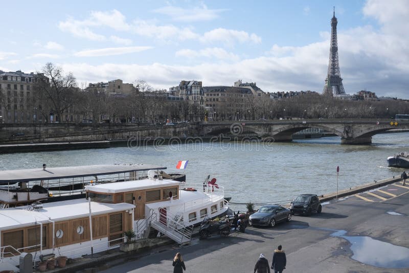 Photo seine river à paris près du port de la conférence france