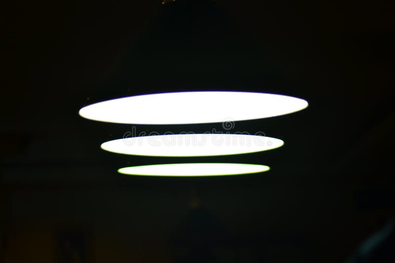 ontwikkeling strottenhoofd Ondergedompeld Three Dark Lamp in the Dark Stock Image - Image of three, dark: 150456647