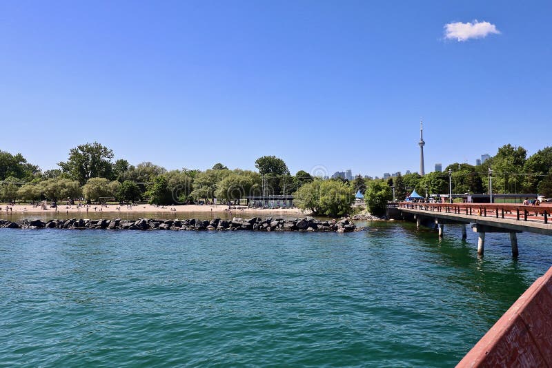 Centre Island Beach and the CN Tower Seen from the Centre Island Pier ...