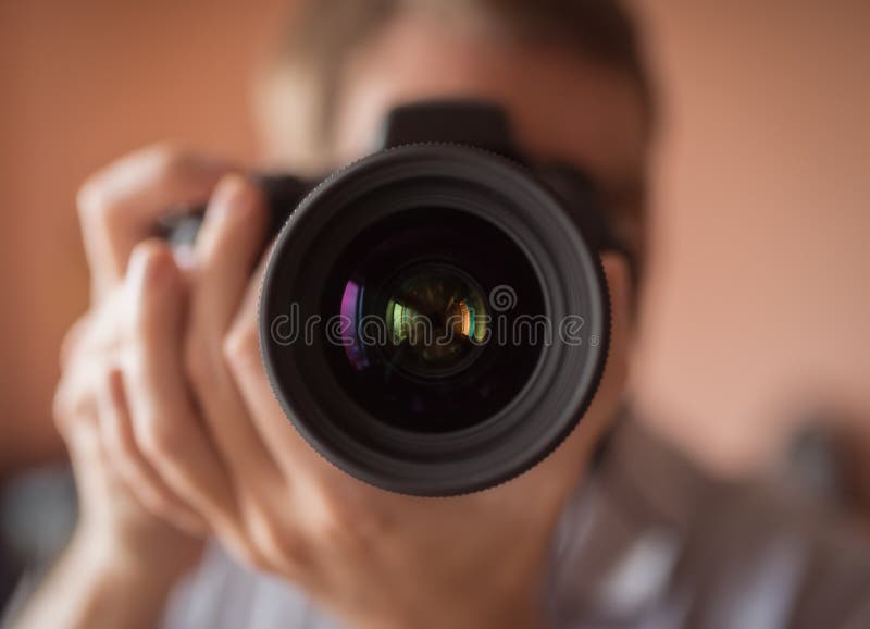 Photographe faisant l'autoportrait image stock Photographe faisant l'autoportrait image stock