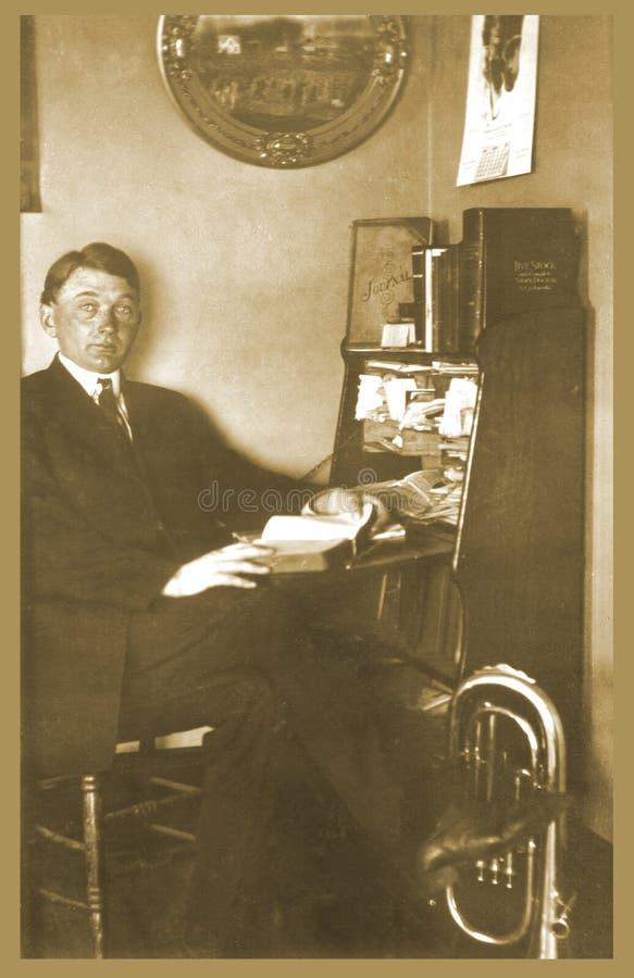 Photographie antique de l'homme au bureau photos stock Photographie antique de l'homme au bureau photos stock