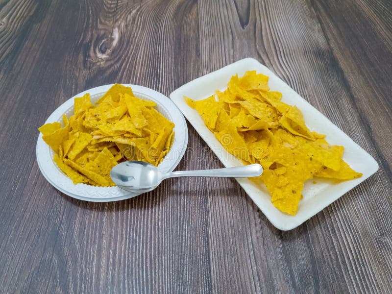 Crispy Chips Made from Corn and Other Ingredients with a Savory Taste