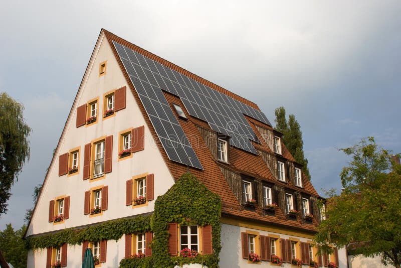 Photovoltaic installation on top of a roof