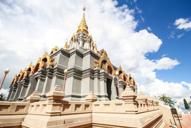 Phra Boromathat Chedi, Doi MaeSalong, Chiangrai, Thailand arkivfoto