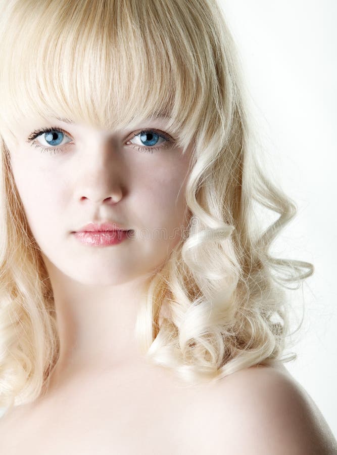 Russian Kisa модель. White Russian girl. Beautiful pale Russian girl. Im simple russian