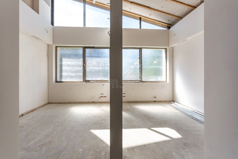 Pi?ce vide sans r?paration int?rieur du mur blanc photographie stock Pi?ce vide sans r?paration int?rieur du mur blanc photographie stock