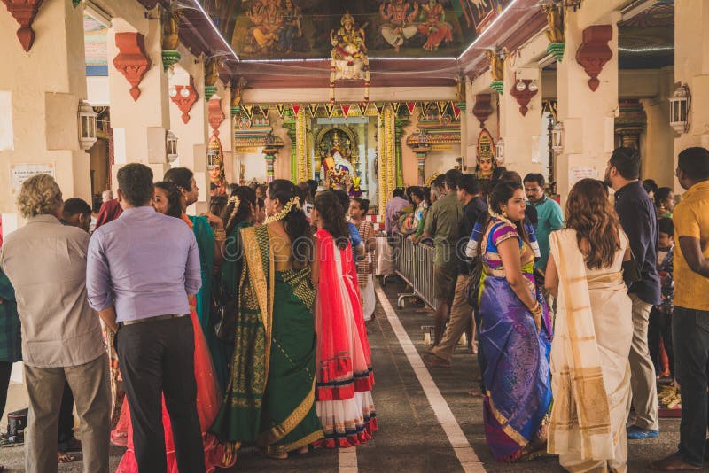 Pi? kny widok Sri Mariamman hinduska? wi? tynia w Singapur zdjęcia stock