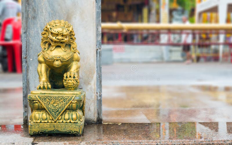 Pi Xiu lub złocista dargon statua w świątyni obrazy royalty free Pi Xiu lub złocista dargon statua w świątyni obrazy royalty free