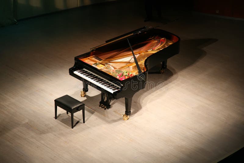 Piano with bouquet of flowers