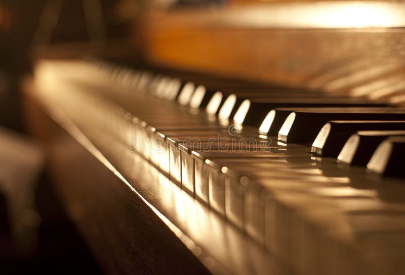 Tasti di un pianoforte, su di un antico pianoforte suonato dal Buena Vista Social Club di Cuba.
