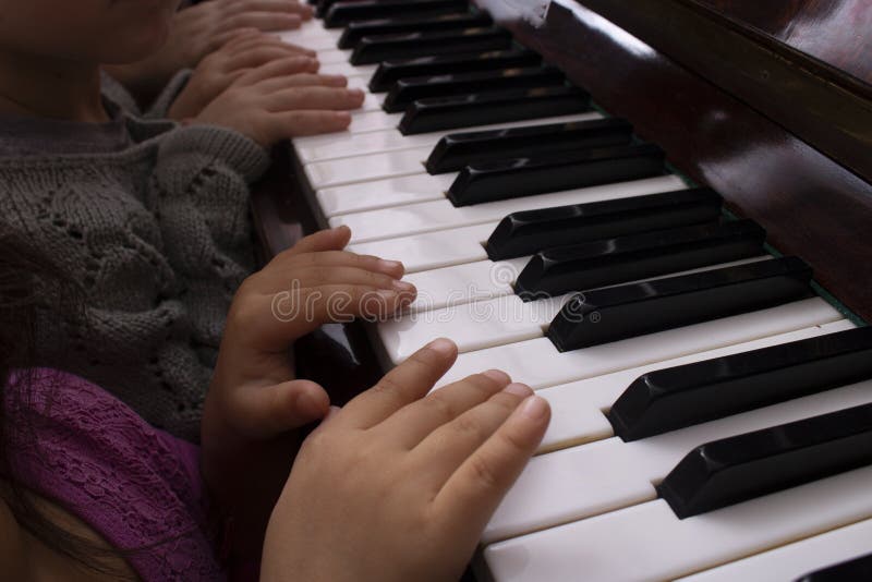 Música Piano Internet Class Casa Estudando Online fotos, imagens