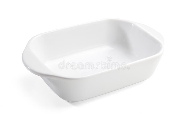 Piatto ceramico bianco di cottura su un fondo bianco
