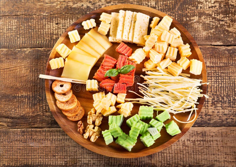 Piatto di formaggio immagini stock libere da diritti Piatto di formaggio immagini stock libere da diritti