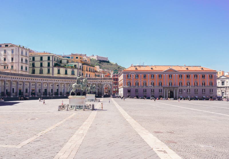 Piazza del Plebiscito, Naples Italie images libres de droits Piazza del Plebiscito, Naples Italie images libres de droits