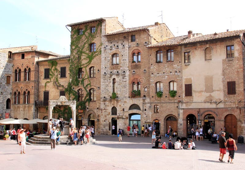 Piazza della Cisterna in San Gimignano, Italy