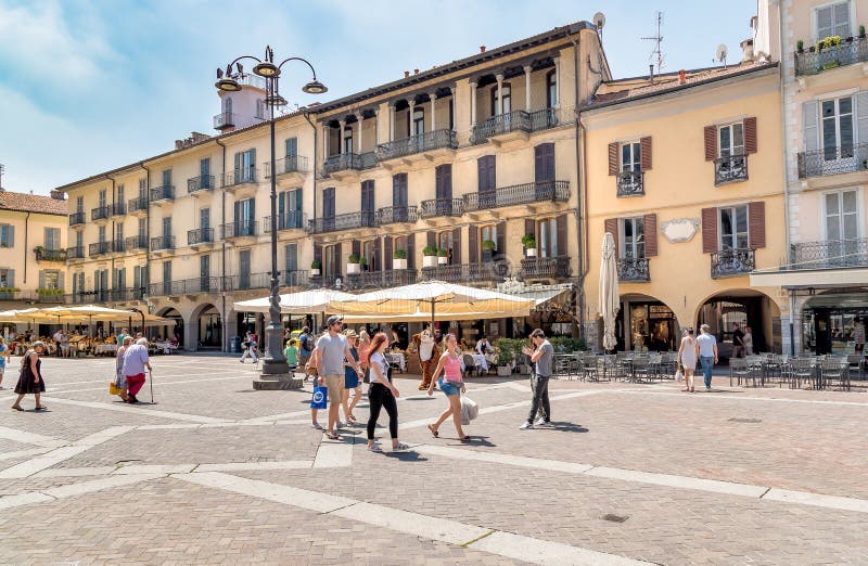 Piazza Duomo in the Historic Center of Como, Italy Editorial ...