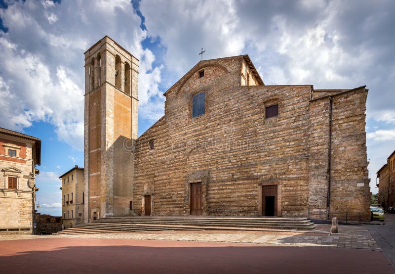 Piazza Grande in Montepulciano, Italia fotografia stock libera da diritti Piazza Grande in Montepulciano, Italia fotografia stock libera da diritti