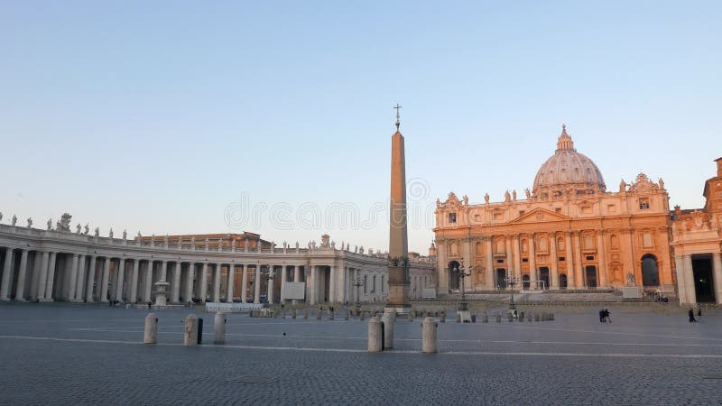 Piazza San Pietro, at sunrise. Vatican, Rome, Ita