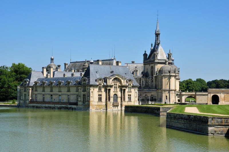 Picardie, the Picturesque Castle of Chantilly in Oise Editorial Stock ...