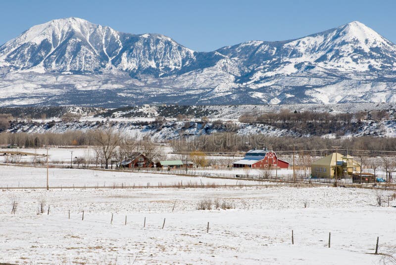 Picchi Sopra Paonia, Colorado Fotografia Stock Immagine di montagne