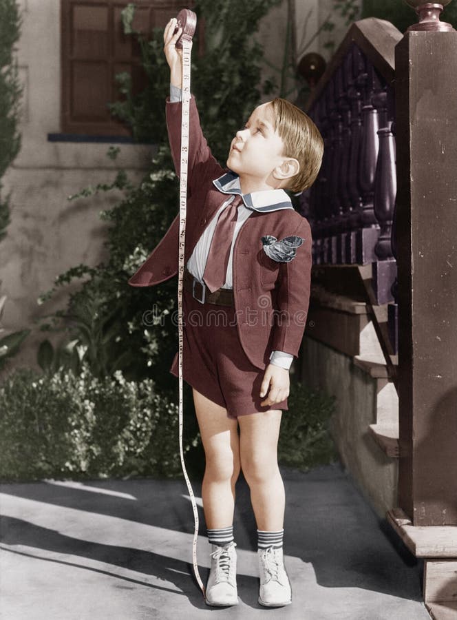 Piccolo ma crescendo (tutte le persone rappresentate non sono vivente più lungo e nessuna proprietà esiste Garanzie del fornitore fotografia stock Piccolo ma crescendo (tutte le persone rappresentate non sono vivente più lungo e nessuna proprietà esiste Garanzie del fornitore fotografia stock