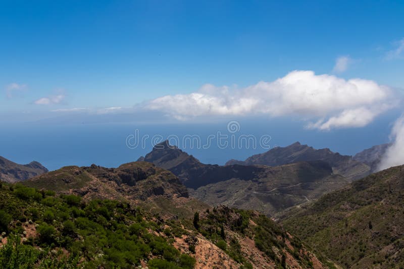 Pico verde panoramic view on teno Mounf sett från toppmötet pico verde tenerife canary Islands spain. royaltyfria bilder