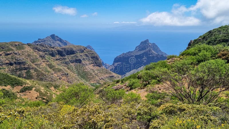 Pico verde panoramic view on teno Mounf sett från toppmötet pico verde tenerife canary Islands spain. arkivbild