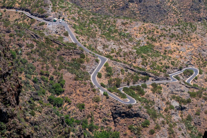 Pico verde scenvy på bergsvägen som leder till masca-byn i teno-bergmassivens tenerife royaltyfri foto