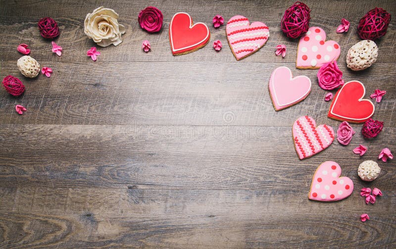 Bánh quy hình trái tim sẽ làm ngọt ngào hơn cả ngày lễ tình nhân của bạn. Hãy cùng thưởng thức những chiếc bánh quy được làm thủ công tinh tế và đưa ra những thông điệp tình yêu ngọt ngào. Hãy bấm vào ảnh để tìm hiểu thêm về hình dáng và hương vị của những chiếc bánh tuyệt vời này.