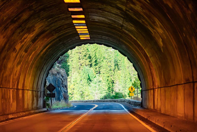 Yosemite Tunnel View At Day-Time royalty free stock images Yosemite Tunnel View At Day-Time royalty free stock images