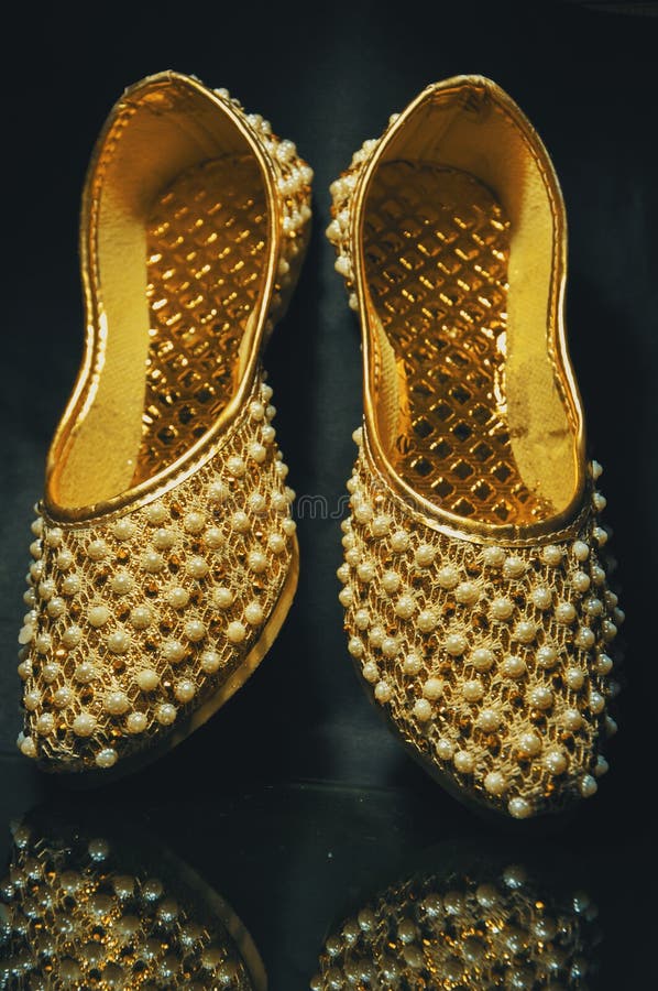 golden colour shoes for ladies